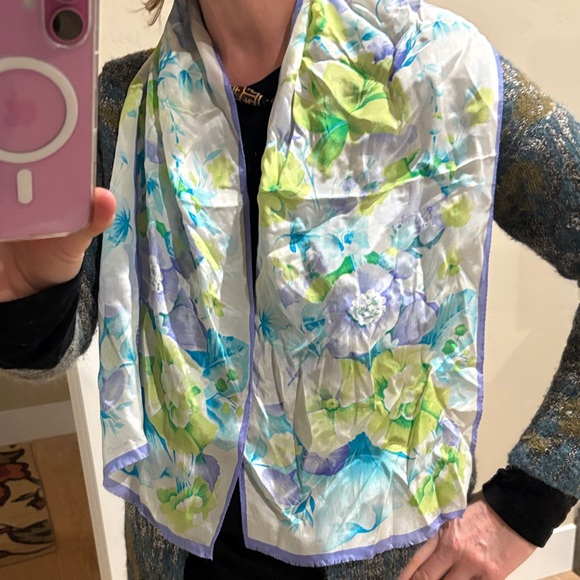 Oscar de la Renta Blue and Purple Floral Scarf - Picture 2 of 3